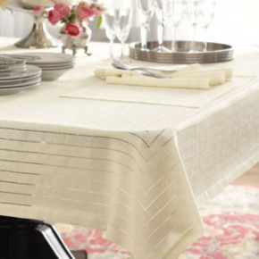 Five Tips for Choosing a Tablecloth this Holiday Season