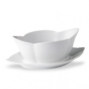 White Fluted Gravy Boat With Stand 18.5 oz