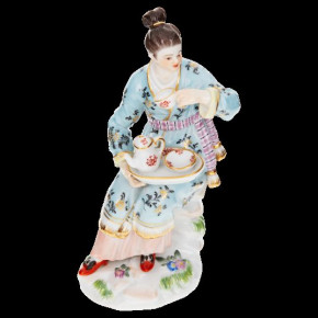 Asian Lady With Teaware, Figurine with Gold