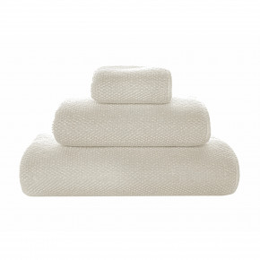 Pearls Fog Bath Towel 28" x 55"