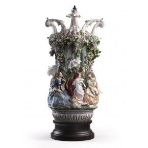 Ladies From Aranjuez Vase Limited Edition (Special Order)