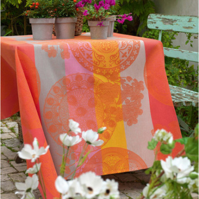 Outdoor Table Linens