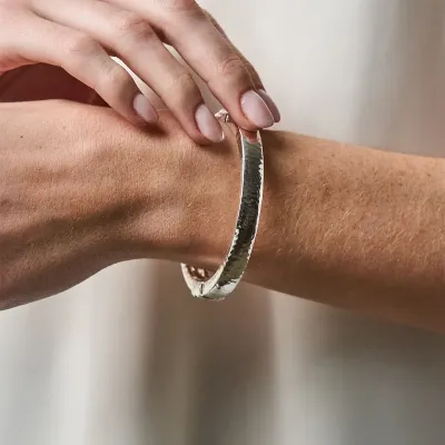 Cleopatra Silver Oval Hinged Bangle