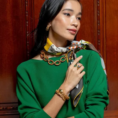 Earth Goddess Serpentina Teak Hinged Bangle