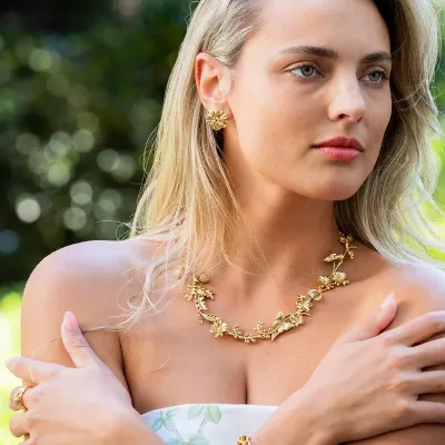 Meadow Nastritum Pearl Stud Earrings