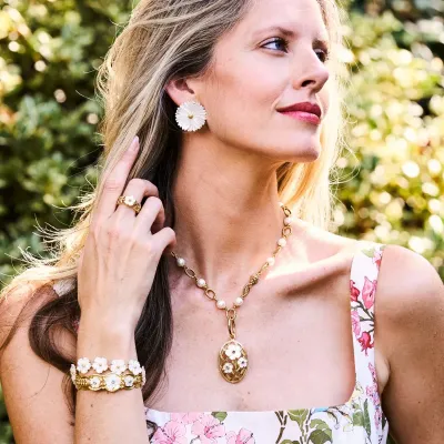 Villandry Fleur Vine Mother of Pearl Ring