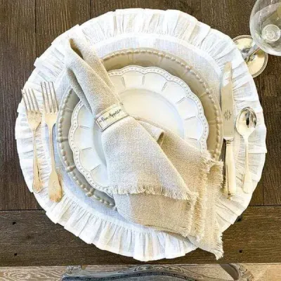 Round Ruffle, Linen White 18" D Placemat