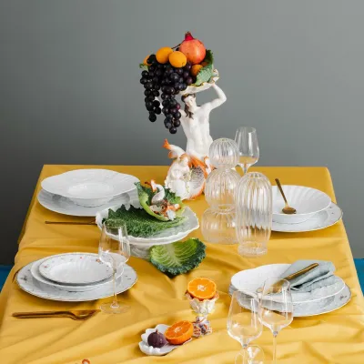 Dressed in White/Swan Cake Platter 11.5" Rd