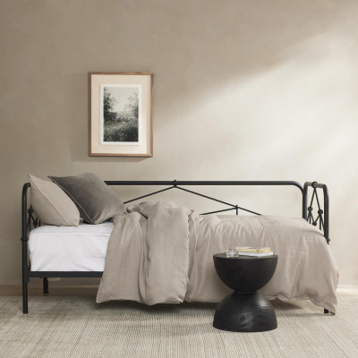 Casey Daybed Sandblasted Vintage Black