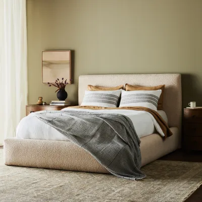 Quincy Bed Lisbon Cream Queen