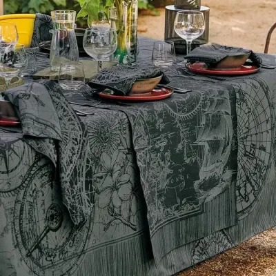 Rose Des Vents Encre Green Sweet Stain-Resistant Cotton Damask Table Linens