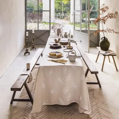 Brise D'Ete Naturel Linen/Cotton Damask Stain-Resistant Table Linens