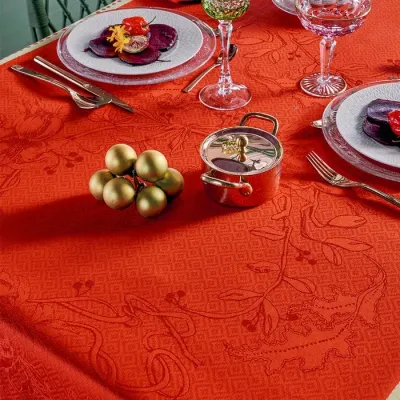 Noel Fruite Rouge Table Linens