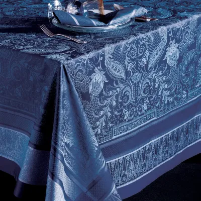 Persina Crepuscule Green Sweet Stain-Resistant Cotton Damask Table Linens