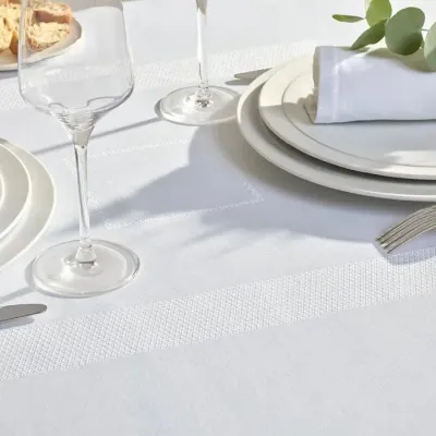Signature Blanc Green Sweet Stain-Resistant Cotton Damask Table Linens