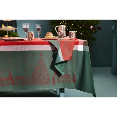 Noel Magique Houx Green Sweet Stain-Resistant Cotton Jacquard Table Linens