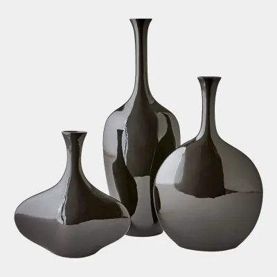 Silhouette Black Vase
