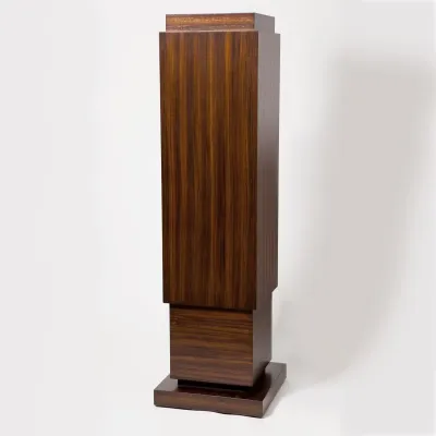 Single Skyscraper Pedestal