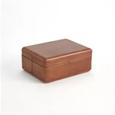 Signature Tobacco Covered Box Small