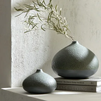 Mottled Bulb Crater Vase