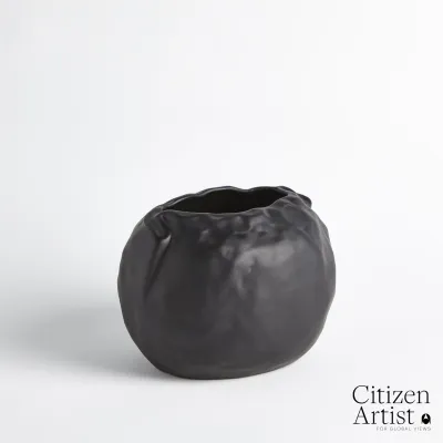 Petale Vase Matte Black Small
