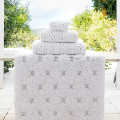 Alice White/Silver Bath Rug