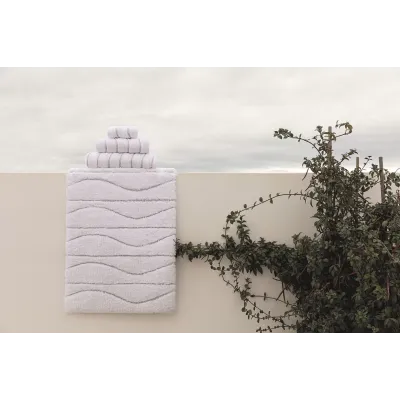 Opera White Bath Rug