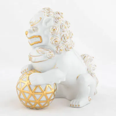 Foo Dog Looking Right Gold 7.5 in L X 4 in W X 7 in H
