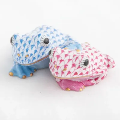 Pair Of Frogs Blue/Raspberry 2.5 in L X 2.25 in W X 1.25 in H