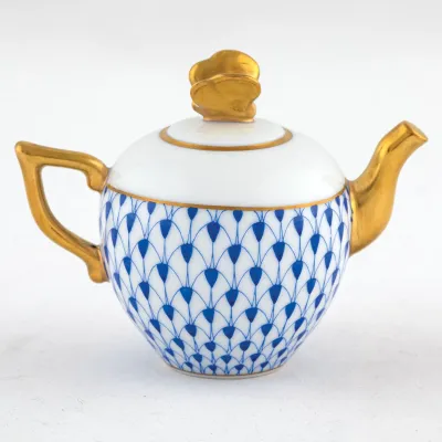 Teapot Sapphire 3.5 in L X 2.25 in W X 2.5 in H