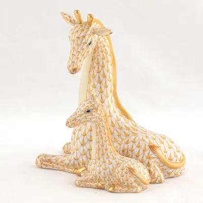 Mother And Baby Giraffe Butterscotch 4.25 in L X 3.2 in W X 5 in H