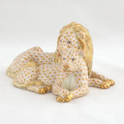 Lion And Lioness Butterscotch 5.25 in L X 6.25 in W X 3.25 in H