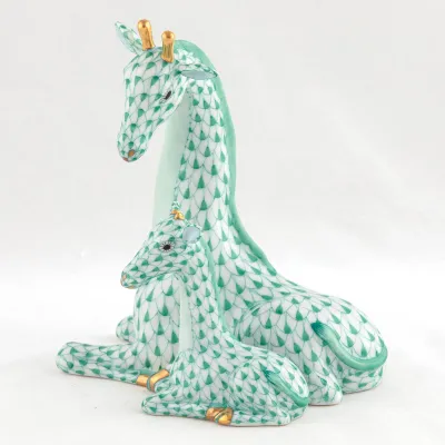 Mother And Baby Giraffe Green 4.25 in L X 3.2 in W X 5 in H