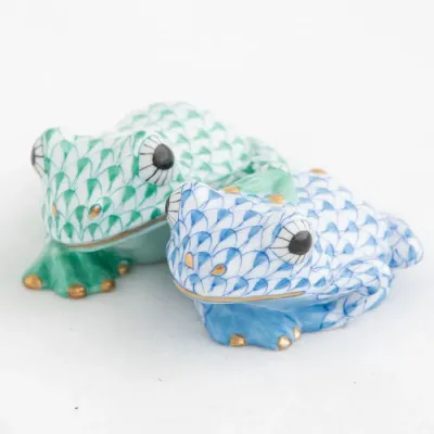 Pair Of Frogs Green/Blue 2.5 in L X 2.25 in W X 1.25 in H