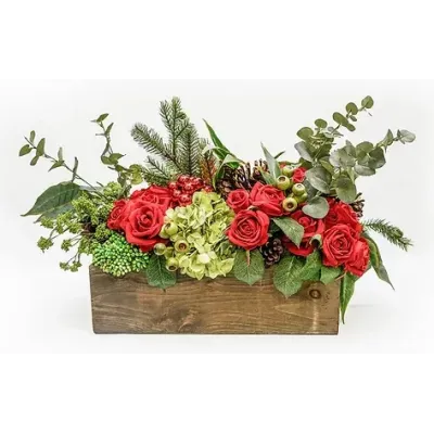 Christmas Centerpiece Roses/Eucalyptus/Pine