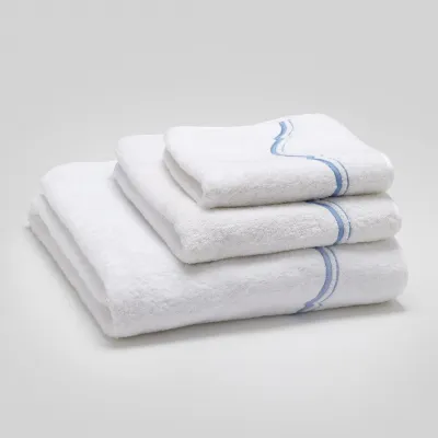 Oriente Veneziano White/Light Blue Embroidered Bath Towels