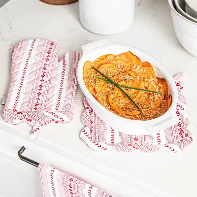 Villa Stripe Oven Mitt and Pot Holder Set of Two Pc Ruby