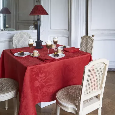 Tivoli Velvet Table Linens