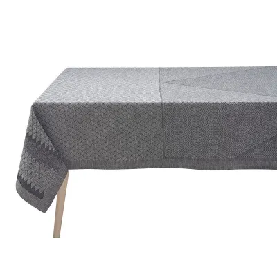 Club Re Table Linens