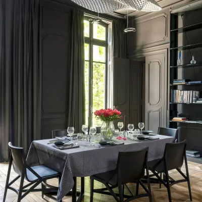 Club Meandres Table Linens