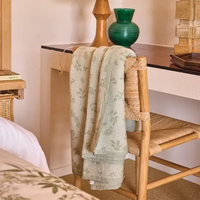 Feuillage Green Throw 71"x71"