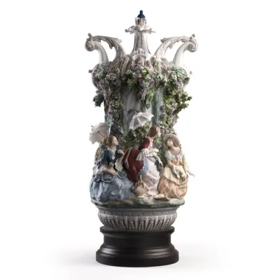 Ladies From Aranjuez Vase (Special Order)