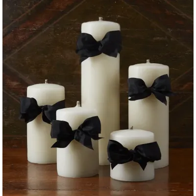 Ivory Beeswax Smooth Pillar