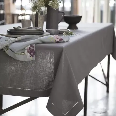 Lima Stain-Resistant Plain Table Linens