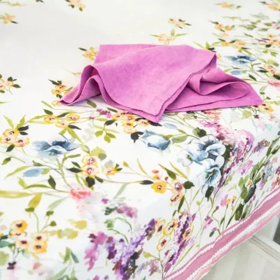 Gardenia Easy-Care Table Linens