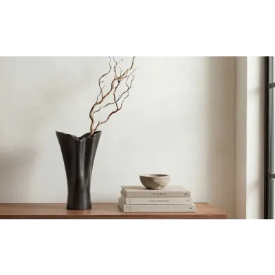 Yeri Black Cast Aluminum Vase
