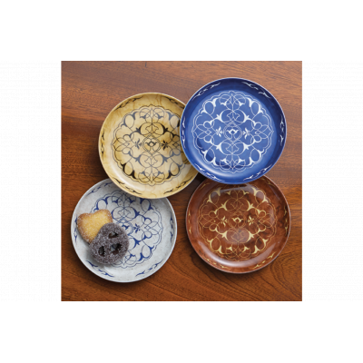 Multi Canapé Plates Set of Four 5.5"