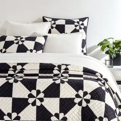 Sunny Side Black Quilt Bedding