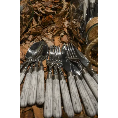 Cortina Cedar Flatware