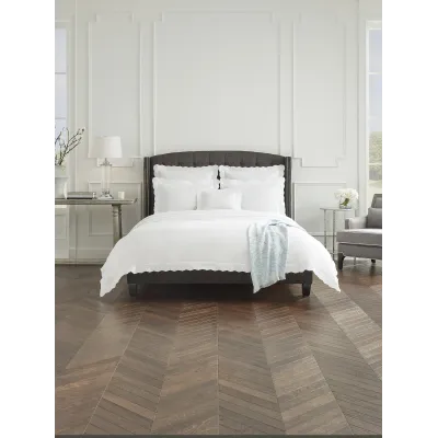 Pettine Embroidered White/White Bedding with Scalloped Edges